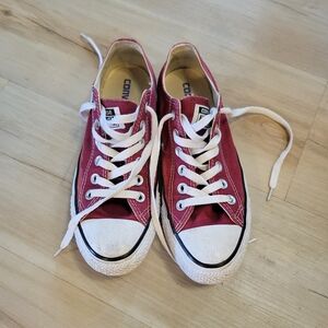 Converse Red Low-Top Sneakers, Size: 5 men, 7 women